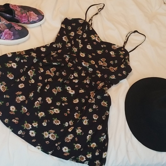 Love Tree Dresses & Skirts - 2/$20 Daisy sunflower summer sun dress